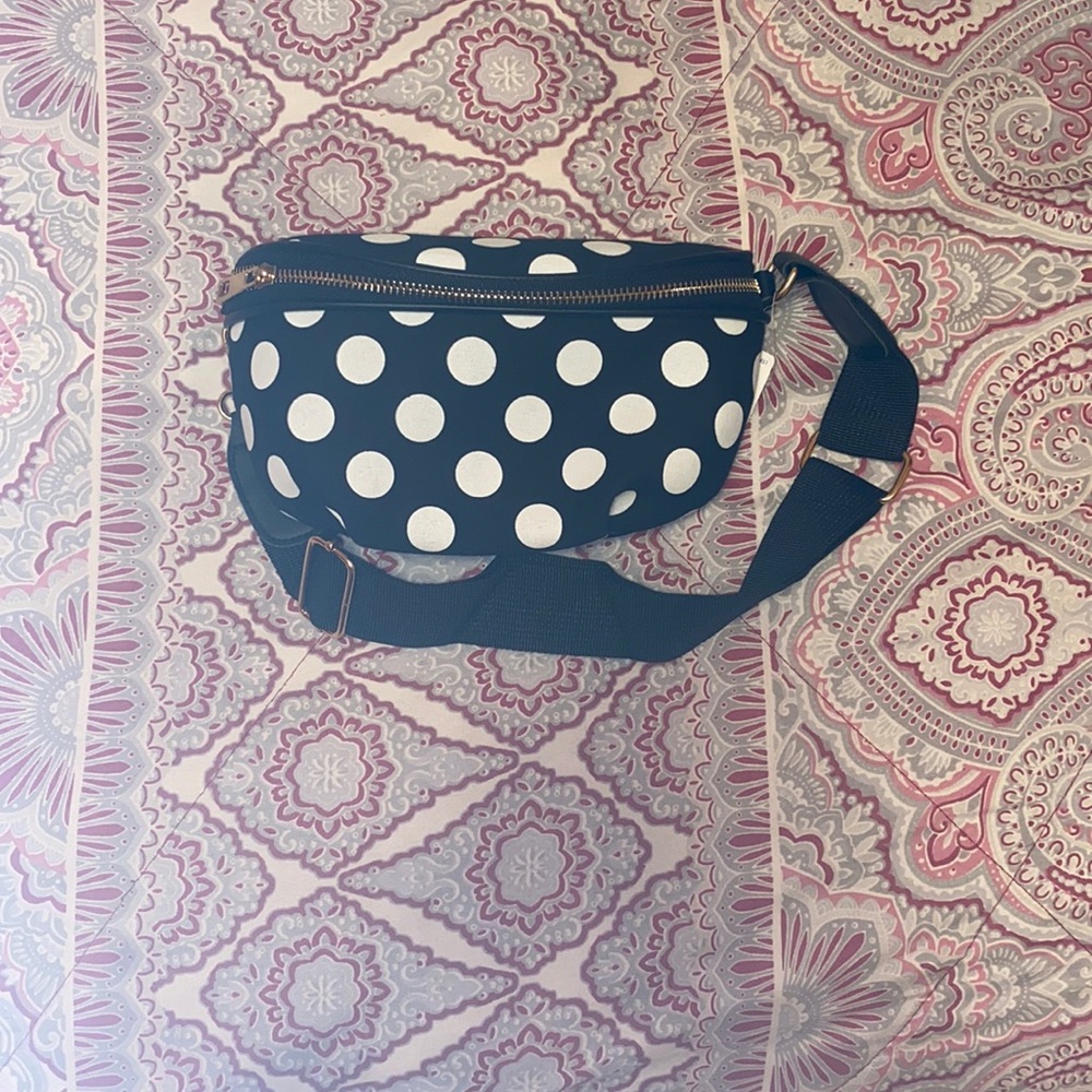Black and white Fanny pack